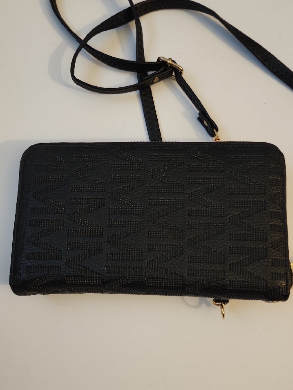 MFK Collection Caddy Signature Phone Wallet Crossbody Bag. 8×5 - Picture 8 of 10